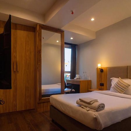 Emerald Hotel Aizawl Exterior photo