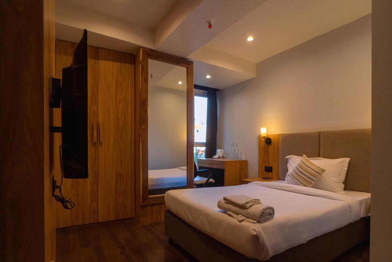 Emerald Hotel Aizawl Exterior photo